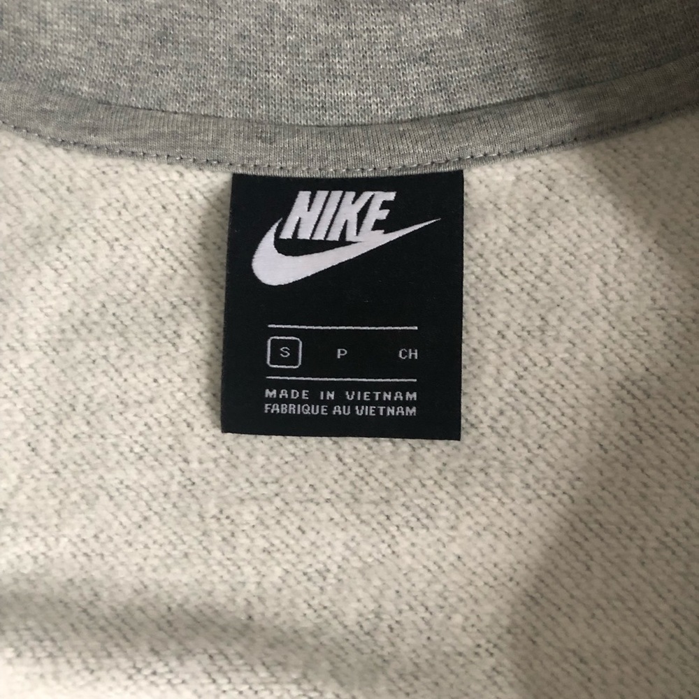 Nike crop top - Picture 3 of 4
